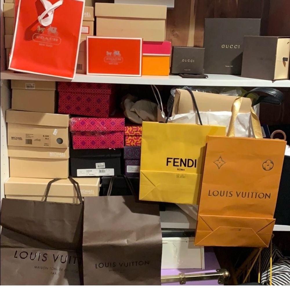 DESIGNER BOXES & SHOPPING BAGS